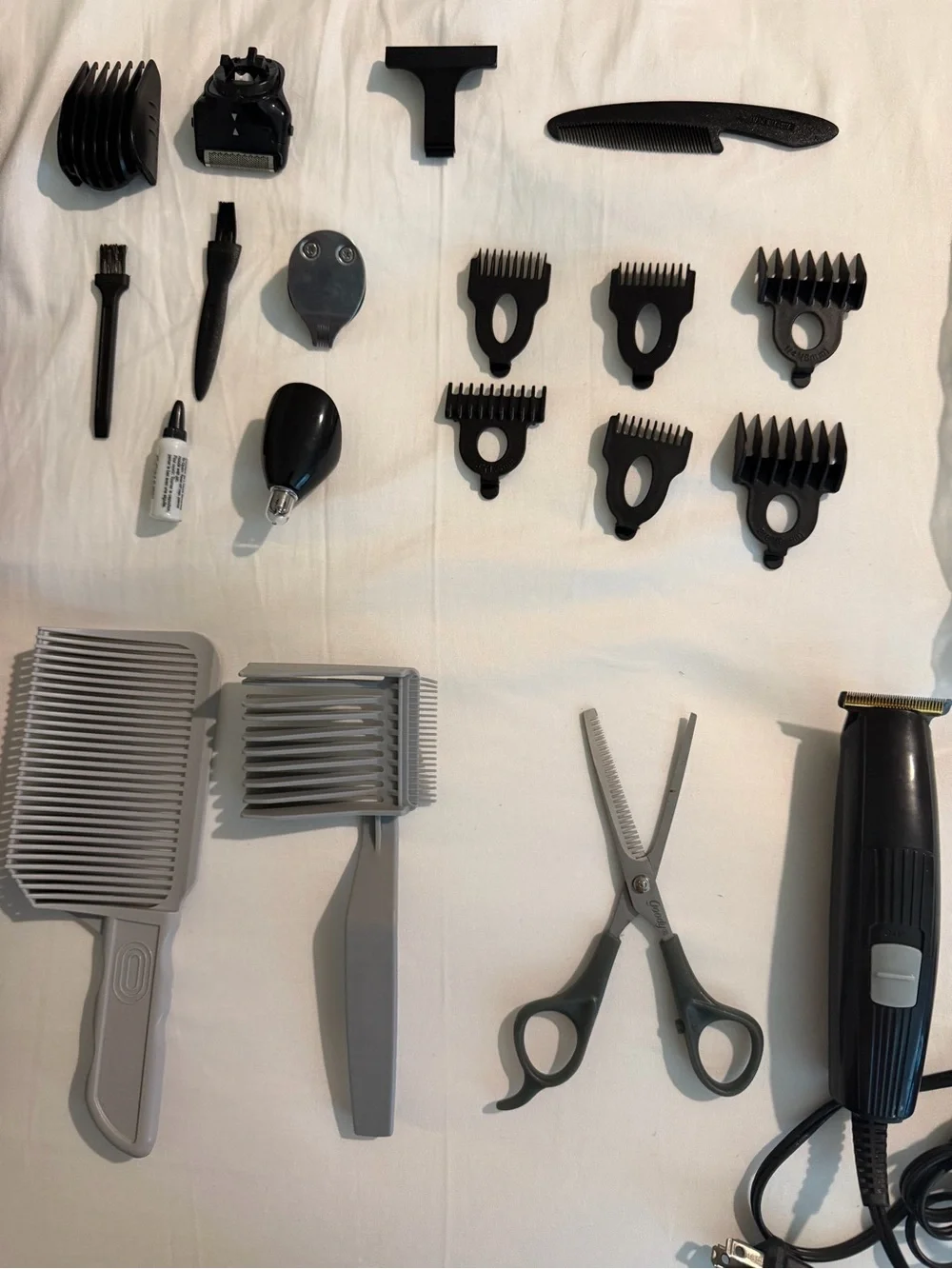 1 Wahl + 2 ConAir Trimmers + 2 Blend Friend Fade Combs + Thinning Scissors LOT